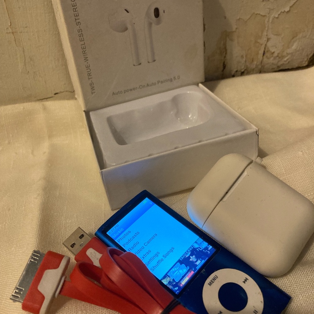 Blue IPod Nano 5th Gen with Wireless Earbuds and Charging Cable